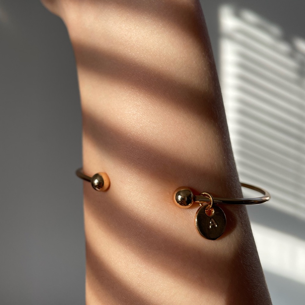 ♾ knotted bracelet “E”
